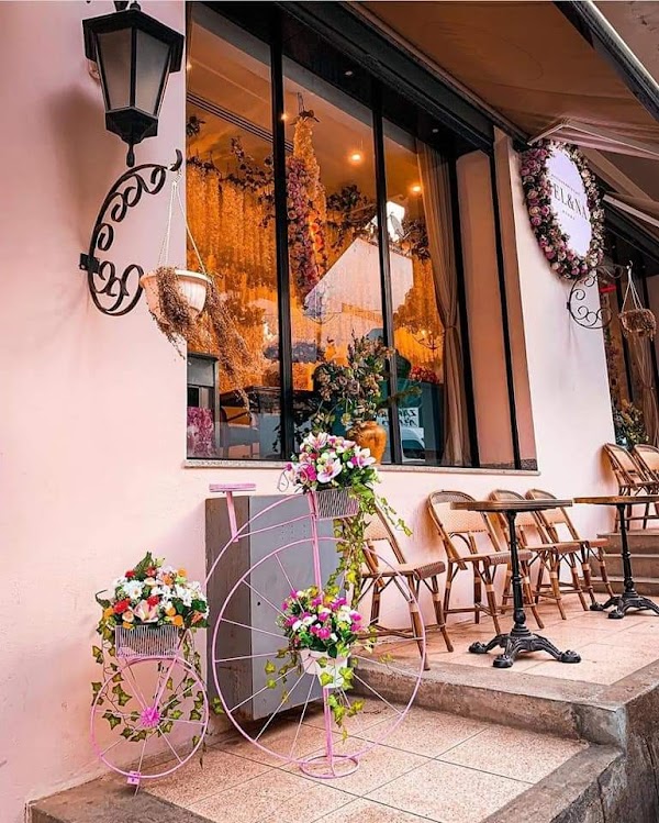 Helena Restaurant Café