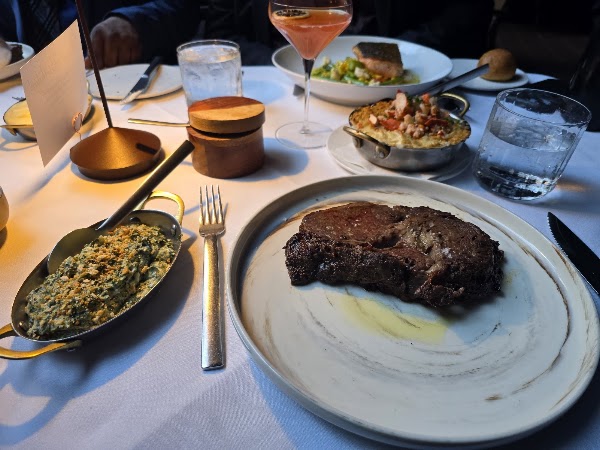 Dakota's Steakhouse 4