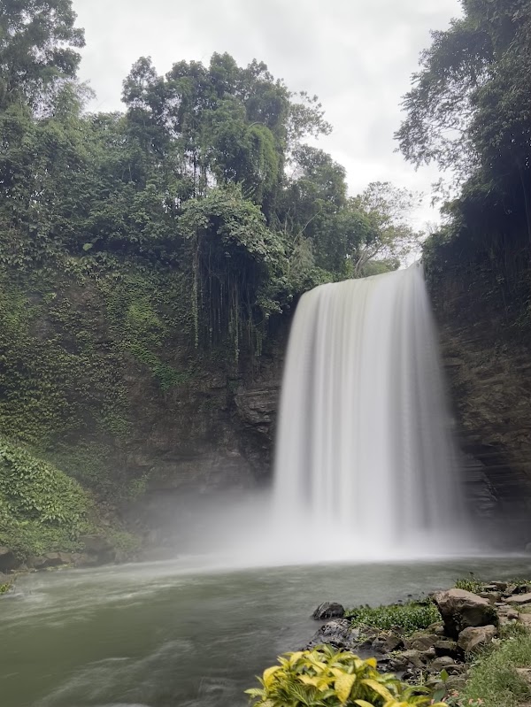 Hikong Alu (Passage Falls)