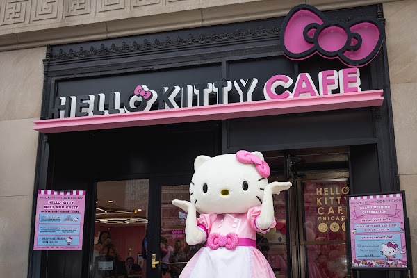 Hello Kitty Cafe 1