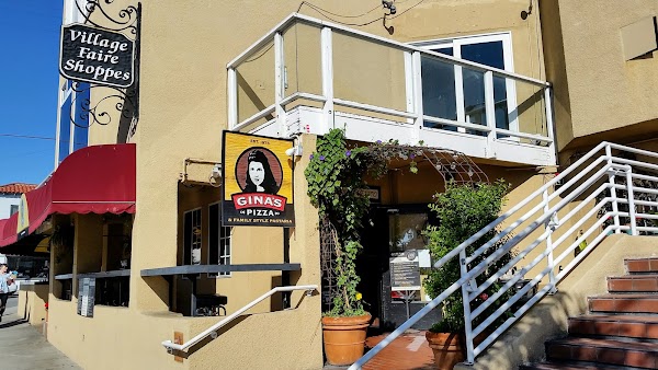Gina's Pizza