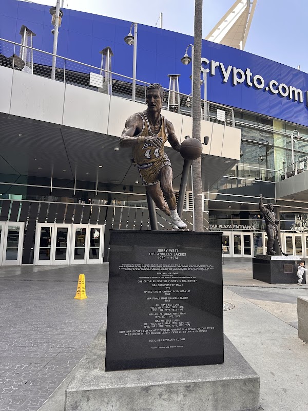 Kobe And Gianna Bryant Statue 2