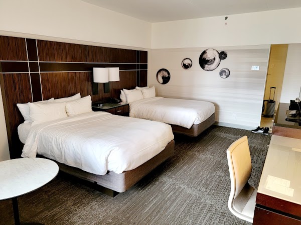 New York Marriott Marquis 5