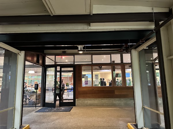 Yosemite Lodge Food Court 1