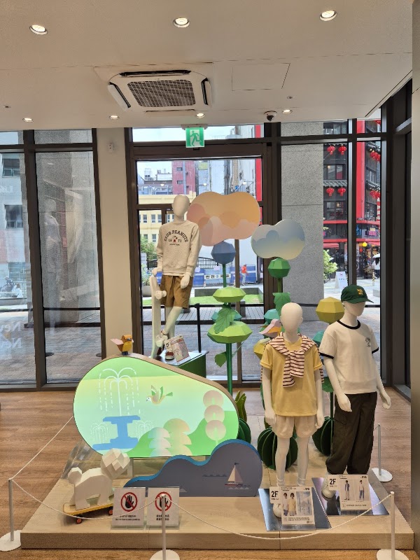 UNIQLO Myeongdong 3