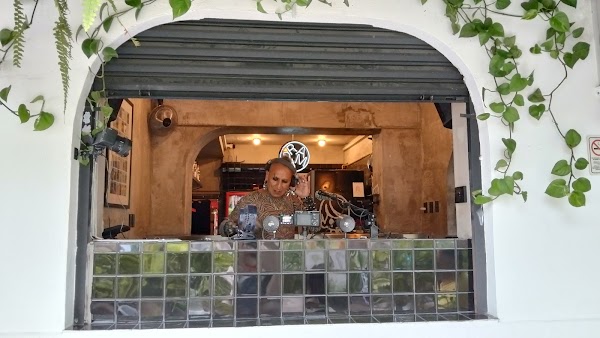 Drama Radio Bar