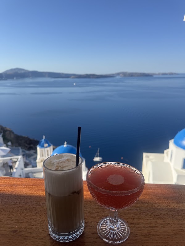 BLUE DOMES RESTAURANT OIA 4