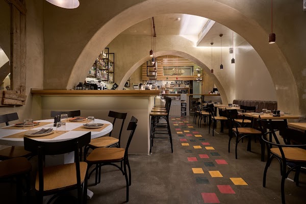 La Petite Taverne Metropole 1
