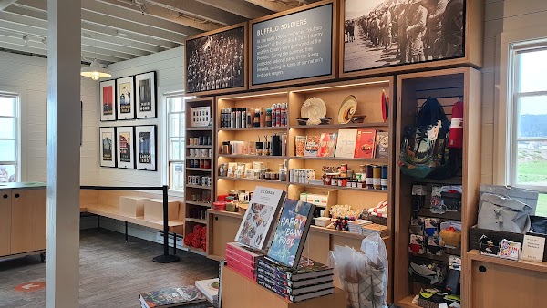 Warming Hut Park Store 4