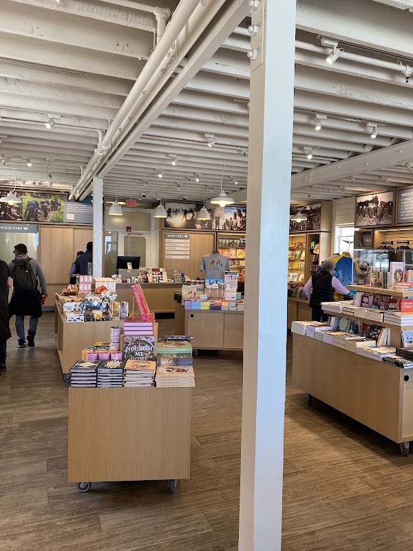 Warming Hut Park Store 2