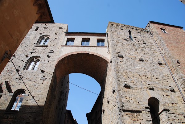 Palazzo Pretorio 3