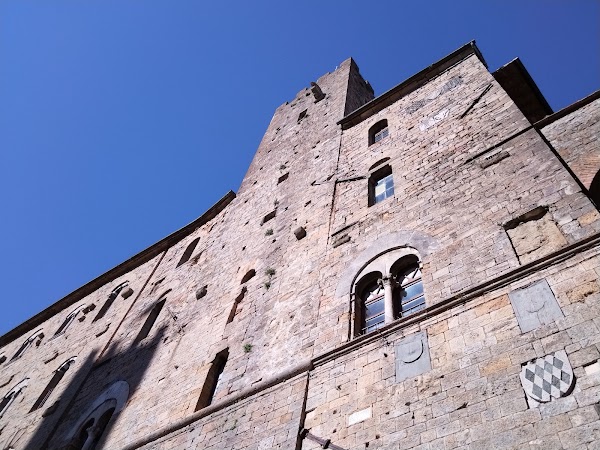 Palazzo Pretorio 2