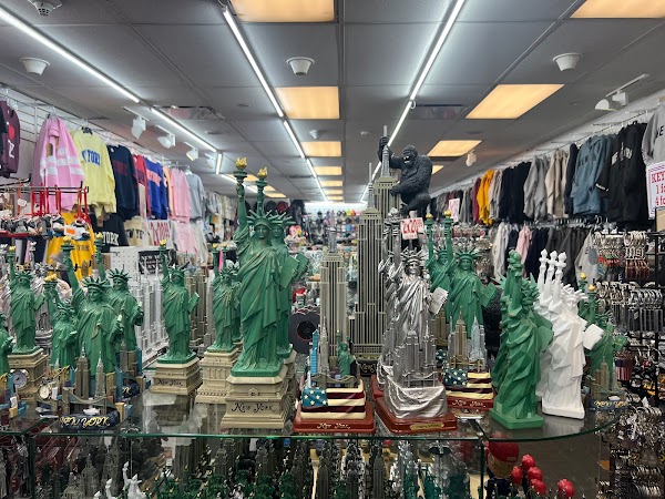 New York City Gifts & Luggage 5