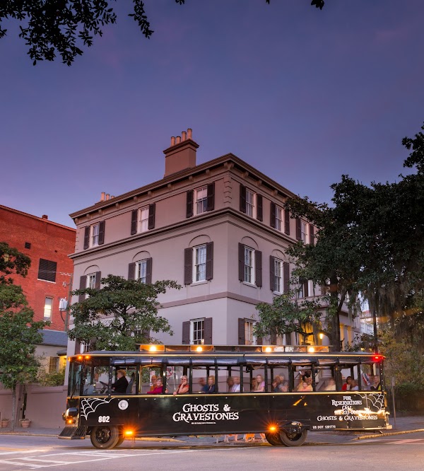 Ghosts & Gravestones Tour Savannah