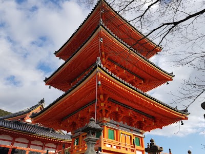 Kiyomizu-dera Niomon Gate 1