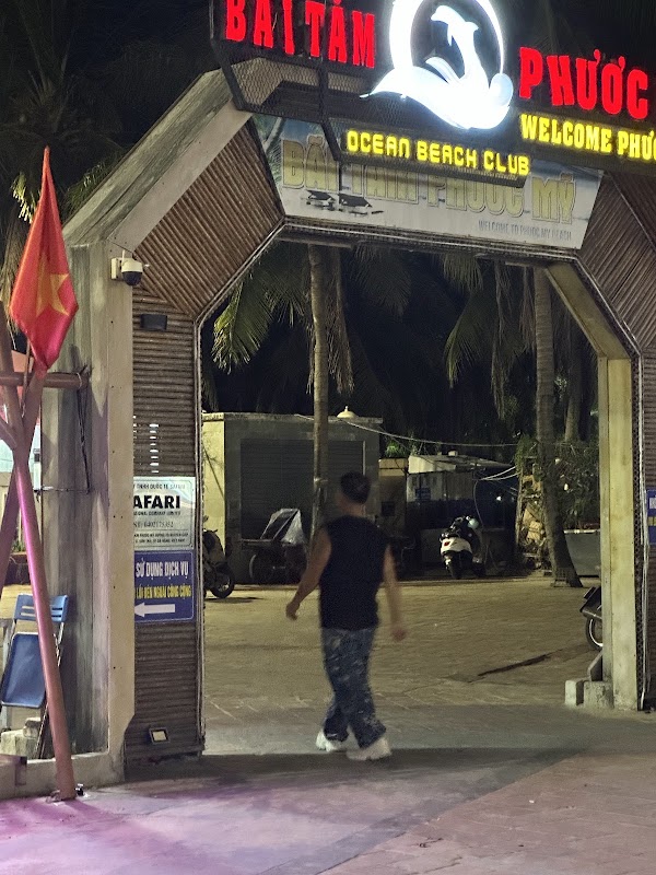 Camino Beach Club 2