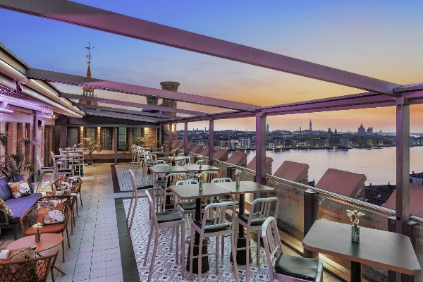 Skyline Rooftop Bar 1