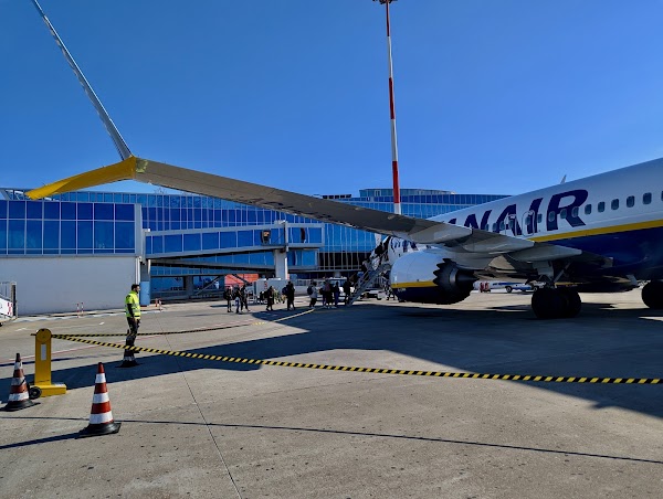 Bari International Airport-Karol Wojtyla 4