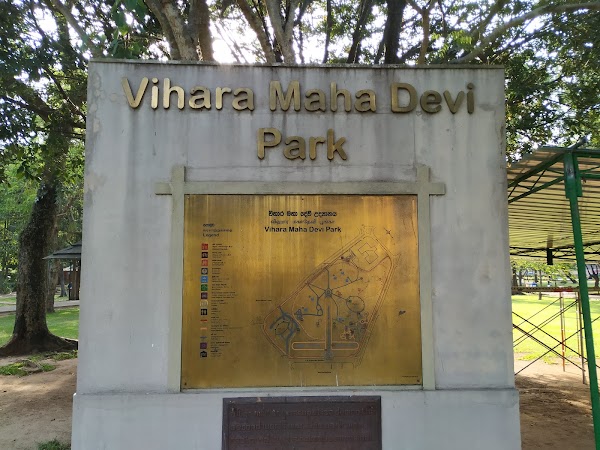 Viharamahadevi Park 4