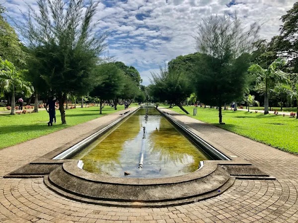 Viharamahadevi Park 3