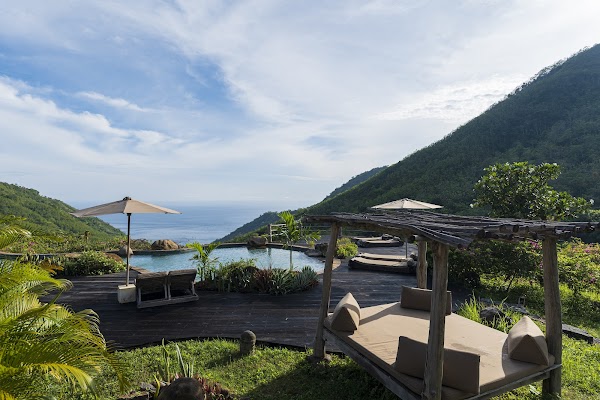 Mathis Lodge, Amed