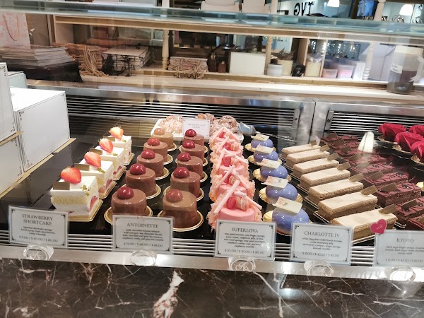 Mandarin Gallery 5