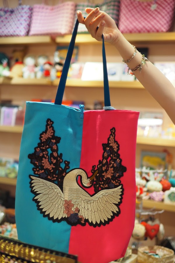 Chu Choah - Hanoi Local Art, Gifts & Souvenirs 3