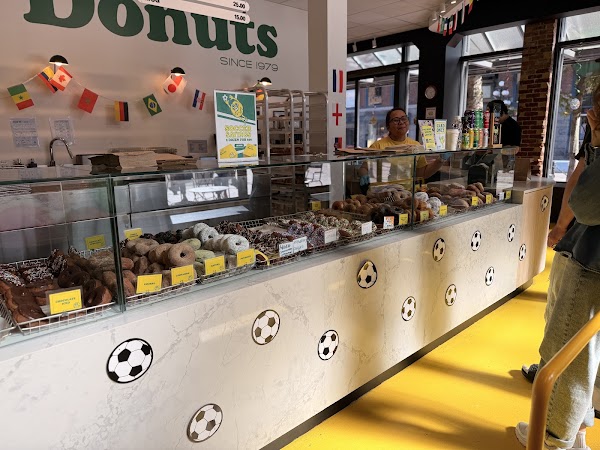 Lee's Donuts Gastown 2