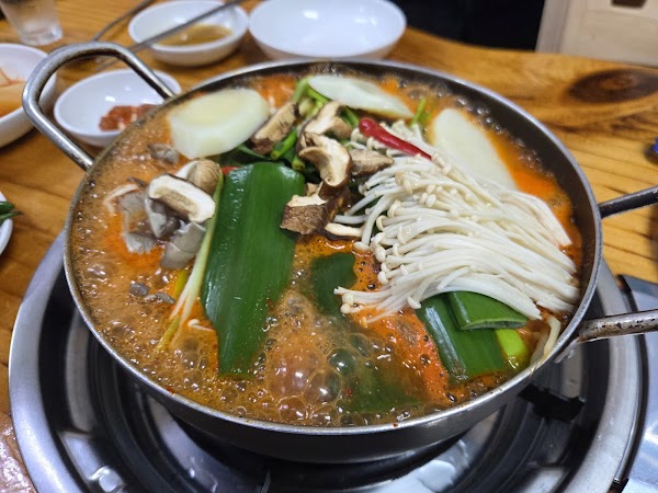 24시뼈다귀탕 제주점 4