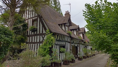 Square des Trois Moulins
