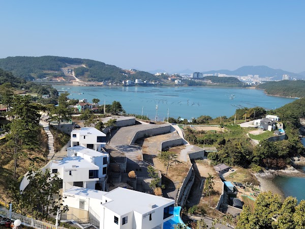 Yeosu Art Land Culture & Resort 1