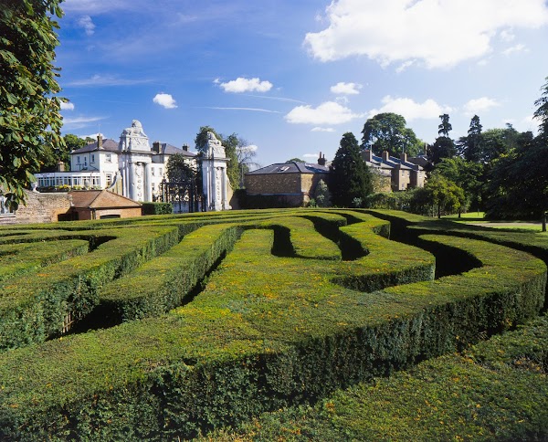 Hampton Court Maze