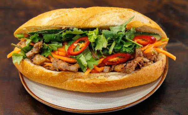 Bread With Grilled Meat Skewer Bánh Mỳ Que Đà Nẵng ( Bánh Mỳ Que Ông Trinh) 5