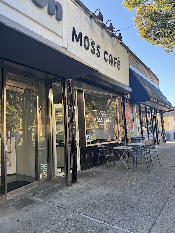 Moss Café 3
