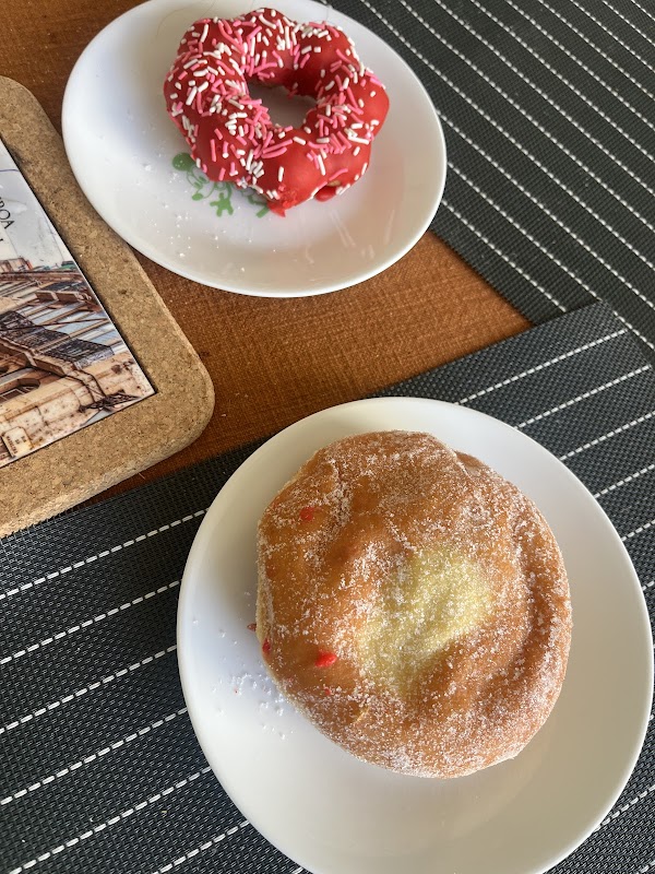 Bob's Donut & Pastry Shop 4