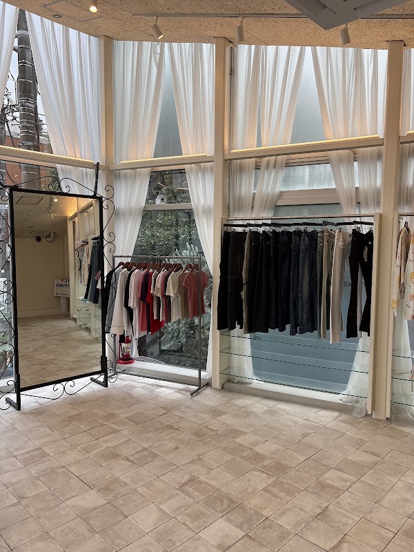 Sculptor Tokyo Flagship Store 1