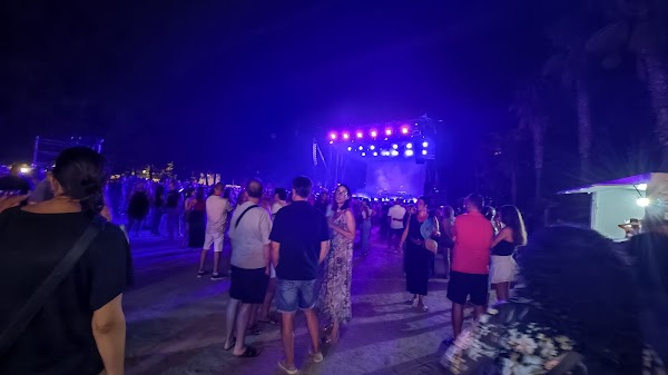 Plaça Teresa Claramunt 4