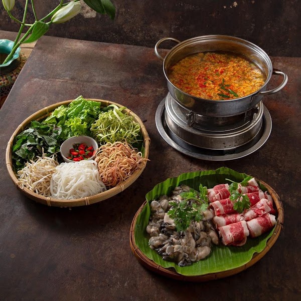 Nhà Tú - Việt Nam Restaurant 5