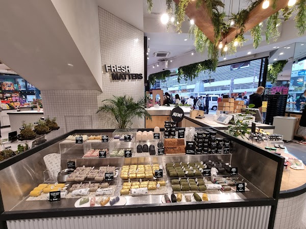 LUSH SPA 2