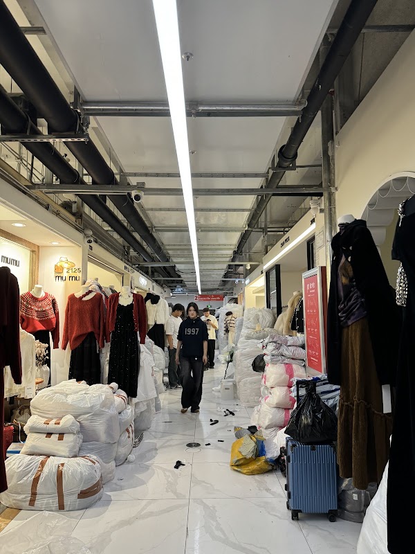 Hangzhou Sijiqing Boutique Women's Wear Market 5