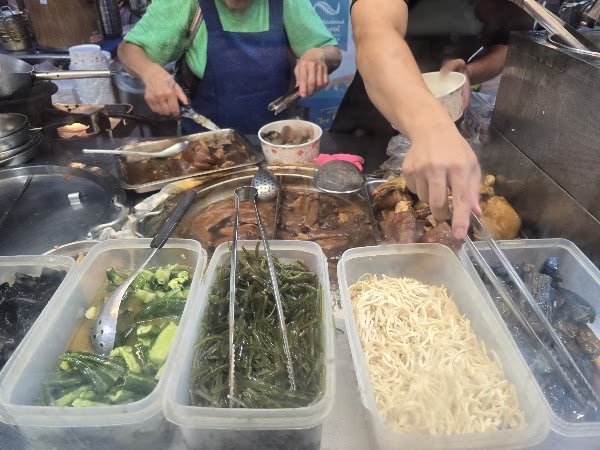 晴光豬腳飯。晴光夜市39號攤 3