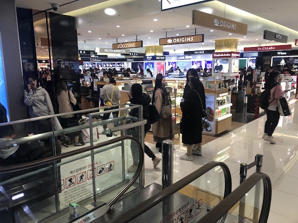 Shilla Duty Free(Jeju Store) 4