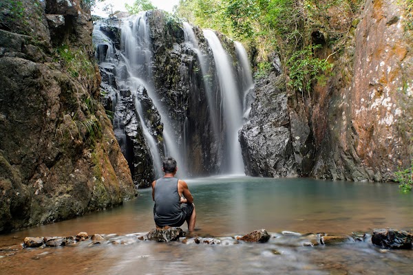 Tai Tam Mound Waterfall 1