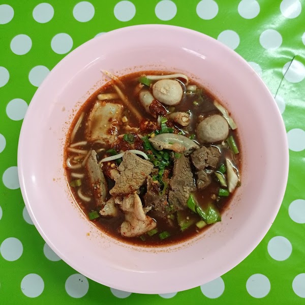 ก๋วยเตี๋ยวป้าเมี๊ยะ ประตูสวนดอก 5