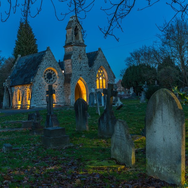 Putney Lower Common Cemetery Chapel