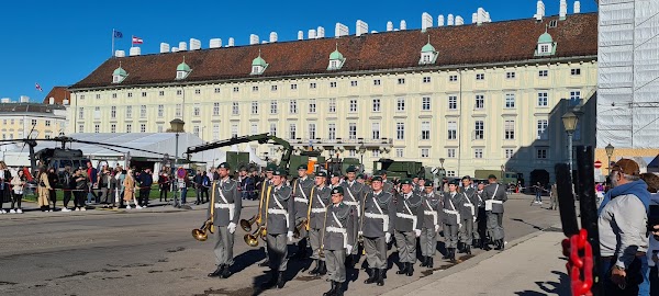 Heldenplatz 5