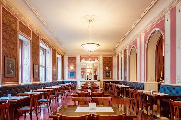 Café Louvre 3