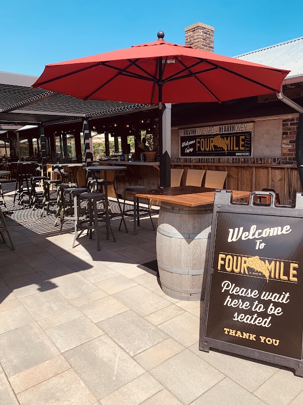Ravine Pizza Patio
