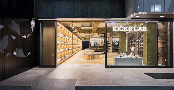 KICKS LAB. - キックスラボ 原宿店
