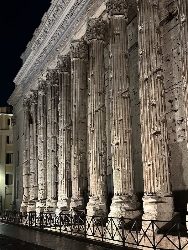 Il Tempio di Adriano 5